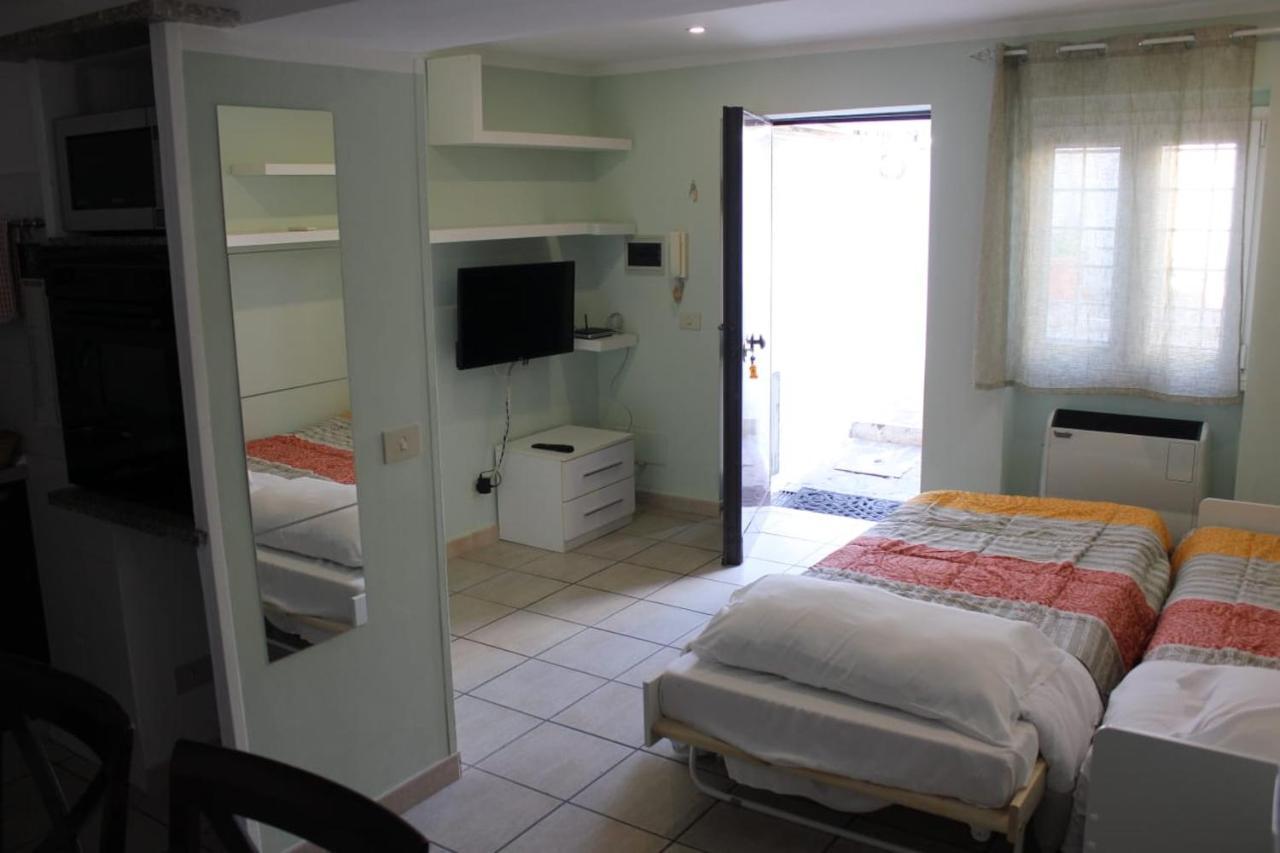 Relais Maria Luisa Locazione Turistica Di Simona Capaccio Bed & Breakfast Fiumicino Exterior foto