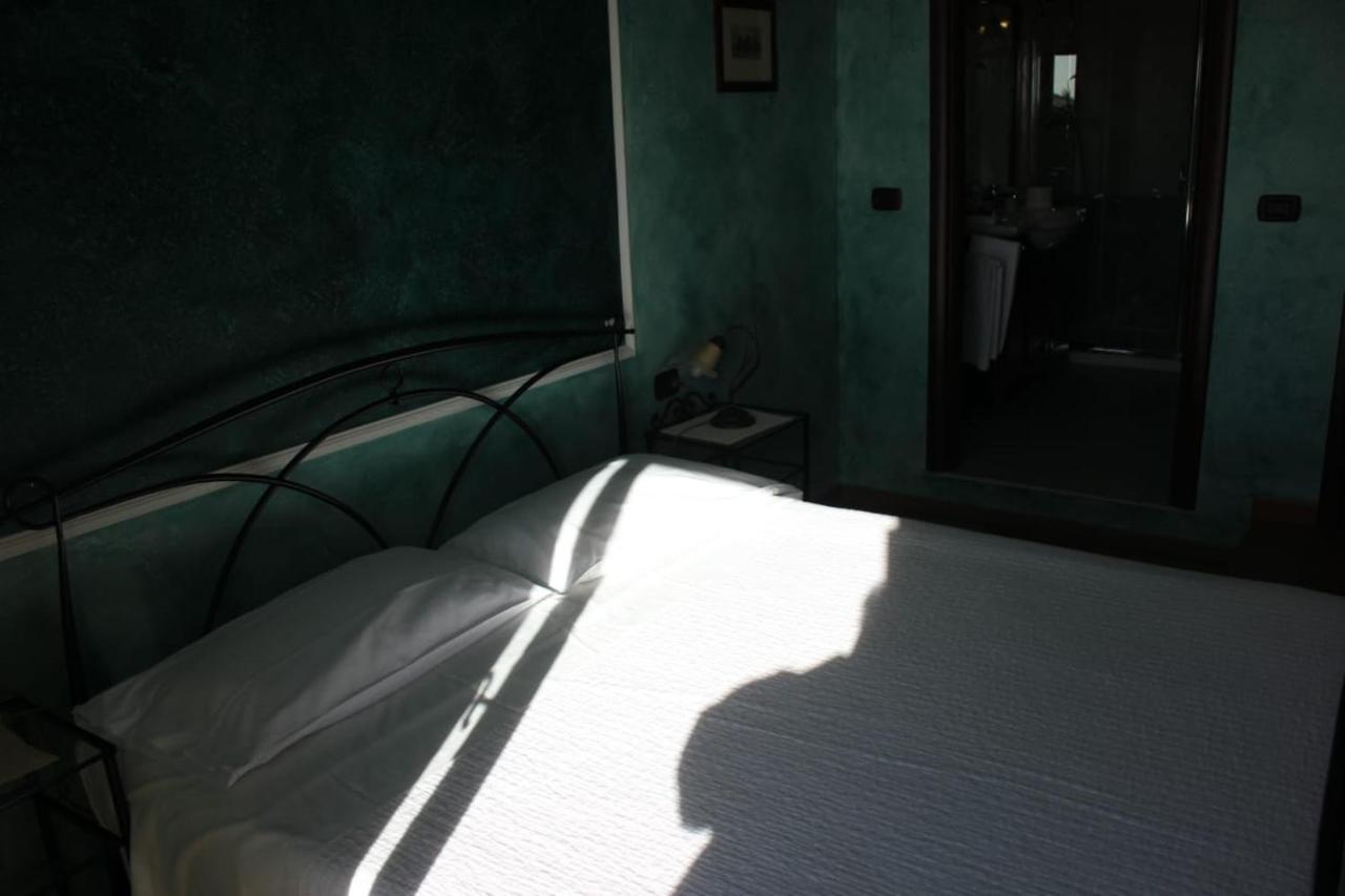Relais Maria Luisa Locazione Turistica Di Simona Capaccio Bed & Breakfast Fiumicino Exterior foto