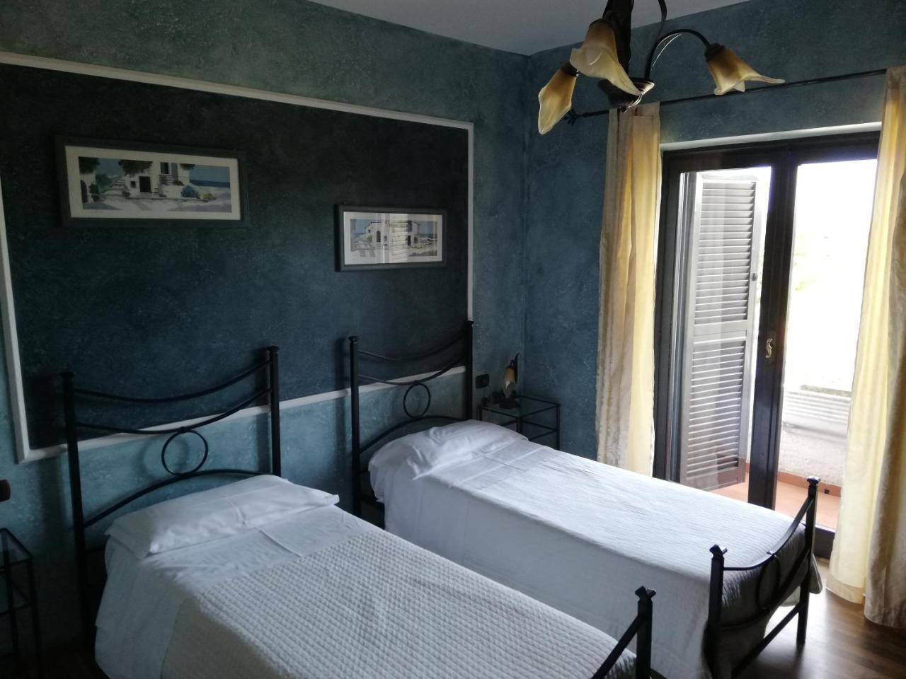 Relais Maria Luisa Locazione Turistica Di Simona Capaccio Bed & Breakfast Fiumicino Exterior foto